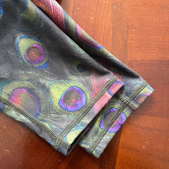 Fabletics high waisted leggings 🦚 - Picture 4 of 4